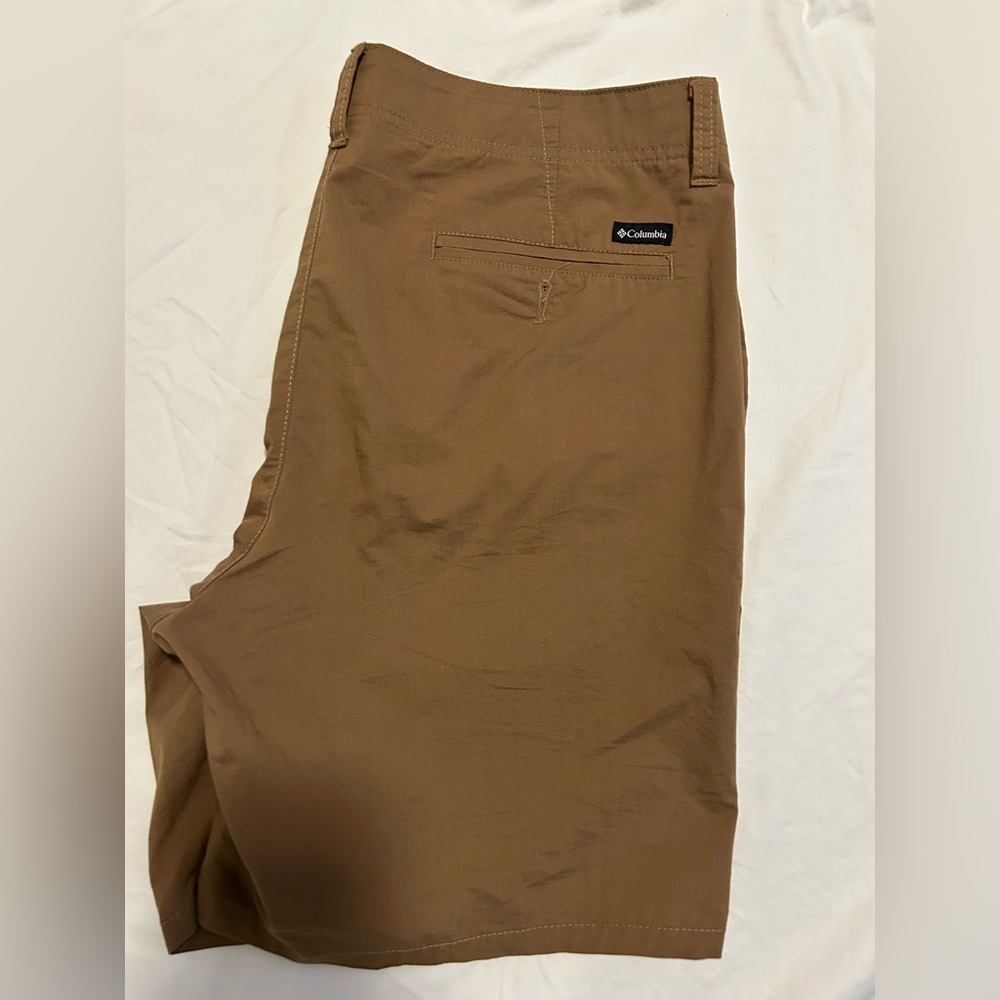 Columbia Men's Brown Shorts